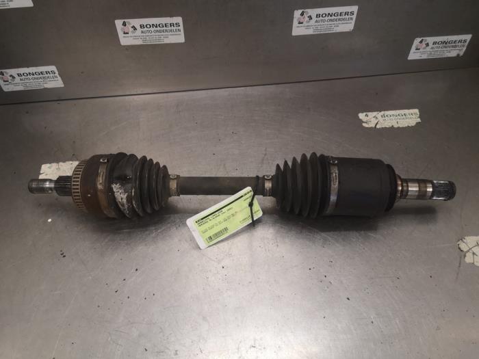 Gebruikte Aandrijfas links-voor Mercedes ML I (163) 400 4.0 CDI V8 32V Prijs op aanvraag aangeboden door Bongers Auto-Onderdelen Zeeland