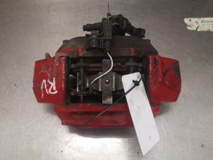 Gebruikte Remklauw (Tang) rechts-voor Mercedes ML I (163) 400 4.0 CDI V8 32V Prijs op aanvraag aangeboden door Bongers Auto-Onderdelen Zeeland