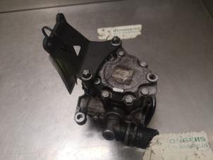 Gebruikte Pomp Servo Mercedes ML I (163) 400 4.0 CDI V8 32V Prijs op aanvraag aangeboden door Bongers Auto-Onderdelen Zeeland