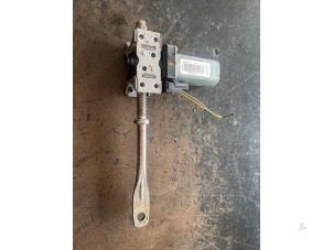 Gebruikte Stoelmotor Jaguar XE 2.0 D E-Performance 16V Prijs op aanvraag aangeboden door Bongers Auto-Onderdelen Zeeland