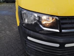 Gebruikte Koplamp rechts Volkswagen Transporter T6 2.0 TDI 150 Prijs op aanvraag aangeboden door Bongers Auto-Onderdelen Zeeland