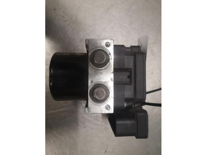 Gebruikte ABS Pomp Opel Astra H SW (L35) 1.6 16V Twinport Prijs op aanvraag aangeboden door Bongers Auto-Onderdelen Zeeland