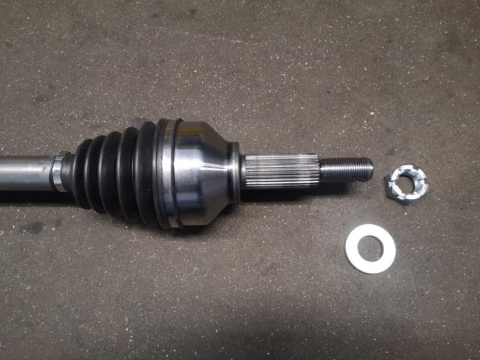 Aandrijfas rechts-voor van een Ford Transit Custom 2.2 TDCi 16V 2015