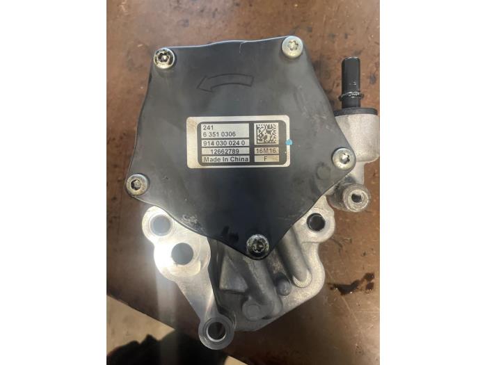 Gebruikte Vacuumpomp (Benzine) Opel Astra K 1.0 Turbo 12V Prijs op aanvraag aangeboden door Bongers Auto-Onderdelen Zeeland