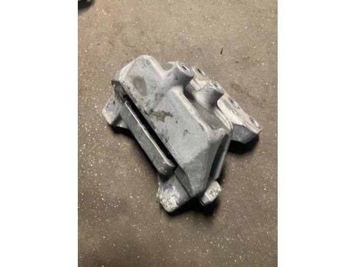 Gebruikte Motorrubber Mitsubishi Outlander (GF/GG) 2.0 16V PHEV 4x4 Prijs op aanvraag aangeboden door Bongers Auto-Onderdelen Zeeland