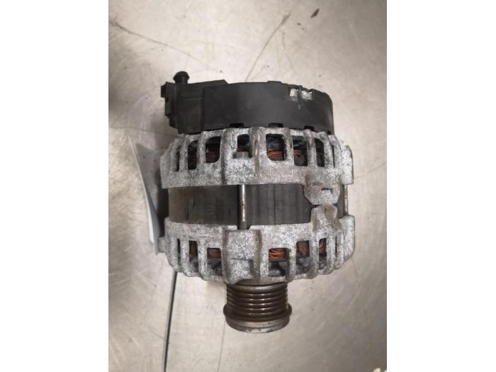 Gebruikte Dynamo Volkswagen Touran (5T1) 2.0 TDI 16V BlueMotion Technology SCR Prijs op aanvraag aangeboden door Bongers Auto-Onderdelen Zeeland