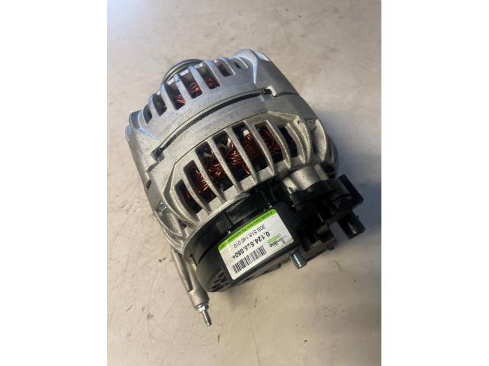 Dynamo van een Volkswagen Transporter T5 2.0 TDI DRF 2010