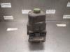Stuurbekrachtiging Pomp van een Volkswagen Polo IV (9N1/2/3), 2001 / 2012 1.4 16V, Hatchback, Benzine, 1.390cc, 55kW (75pk), FWD, BBY, 2001-09 / 2007-05, 9N1; 2 2002
