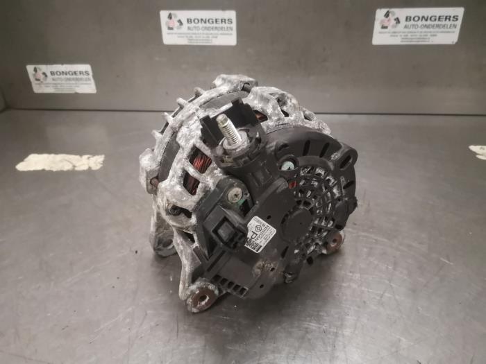 Dynamo van een Nissan Qashqai (J11) 1.6 DIG-T 163 16V 2016
