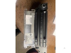 Gebruikte Radio BMW 5 serie Touring (E61) 530d 24V Prijs op aanvraag aangeboden door Bongers Auto-Onderdelen Zeeland