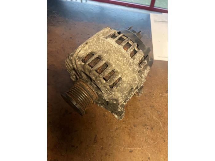 Gebruikte Dynamo Audi Q5 (8RB) 2.0 TDI 16V Quattro Prijs op aanvraag aangeboden door Bongers Auto-Onderdelen Zeeland