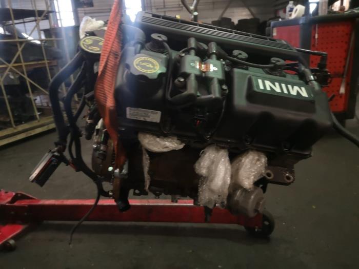 Motor van een Mini ONE 2004