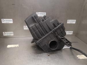 Gebruikte Luchtfilterhuis Volkswagen Transporter T5 2.0 TDI DRF Prijs op aanvraag aangeboden door Bongers Auto-Onderdelen Zeeland