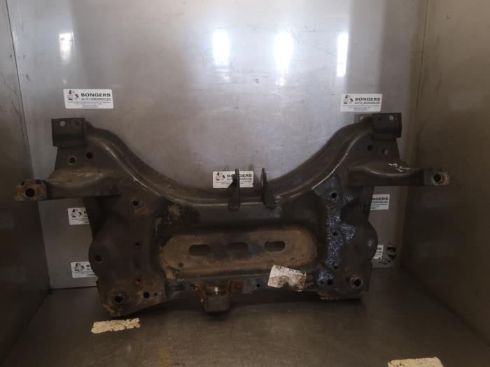 Subframe van een Nissan Qashqai (J11) 1.6 DIG-T 163 16V 2016