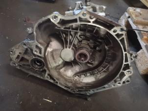 Gebruikte Versnellingsbak Opel Astra H GTC (L08) 1.6 16V Twinport Prijs op aanvraag aangeboden door Bongers Auto-Onderdelen Zeeland