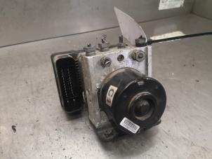 Gebruikte ABS Pomp Ford Fiesta 6 (JA8) 1.6 TDCi 16V 90 Prijs op aanvraag aangeboden door Bongers Auto-Onderdelen Zeeland