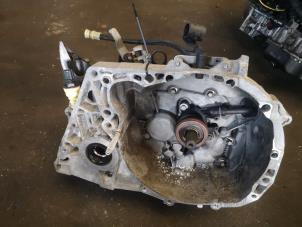 Gebruikte Versnellingsbak Dacia Duster (HS) 1.6 16V Prijs op aanvraag aangeboden door Bongers Auto-Onderdelen Zeeland