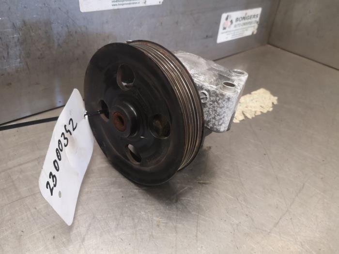 Gebruikte Servopomp Ford Mondeo IV Wagon 2.0 TDCi 115 16V Prijs op aanvraag aangeboden door Bongers Auto-Onderdelen Zeeland