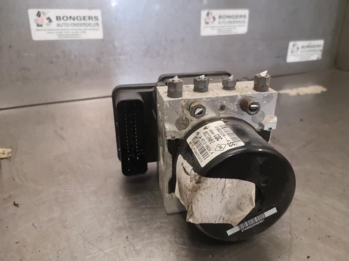 Gebruikte ABS Pomp Renault Megane III Grandtour (KZ) 1.6 16V Prijs op aanvraag aangeboden door Bongers Auto-Onderdelen Zeeland