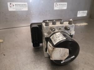 Gebruikte ABS Pomp Renault Megane III Grandtour (KZ) 1.6 16V Prijs op aanvraag aangeboden door Bongers Auto-Onderdelen Zeeland