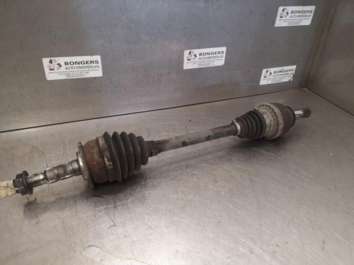 Gebruikte Steekas links-voor Opel Astra J (PC6/PD6/PE6/PF6) 1.6 16V Prijs op aanvraag aangeboden door Bongers Auto-Onderdelen Zeeland