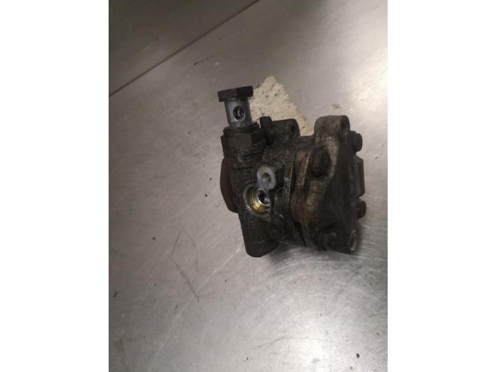 Gebruikte Stuurpomp Volkswagen Caddy III (2KA,2KH,2CA,2CH) 1.9 TDI Prijs op aanvraag aangeboden door Bongers Auto-Onderdelen Zeeland