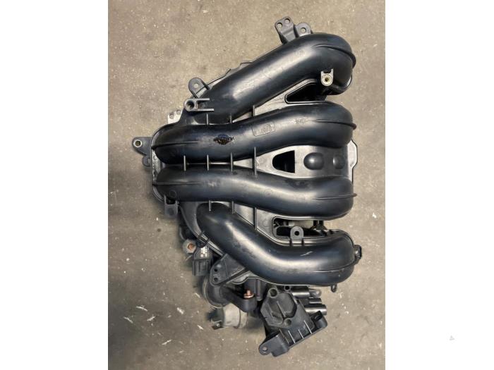 Gebruikte Spruitstuk Inlaat Volvo V50 (MW) 1.8 16V Prijs op aanvraag aangeboden door Bongers Auto-Onderdelen Zeeland