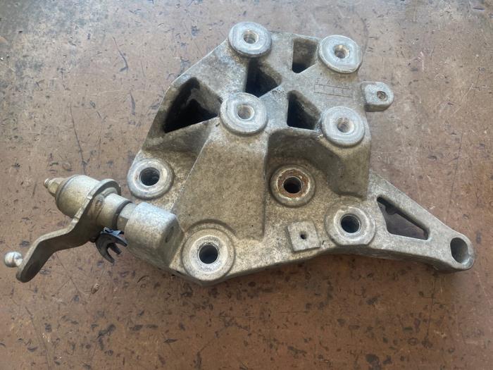Gebruikte Versnellingsbak Steun Fiat Ducato (250) 2.2 D 100 Multijet Euro 4 Prijs op aanvraag aangeboden door Bongers Auto-Onderdelen Zeeland