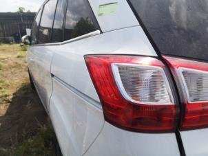 Gebruikte Achterlicht links Ford Grand C-Max (DXA) 1.6 EcoBoost 16V Prijs op aanvraag aangeboden door Bongers Auto-Onderdelen Zeeland
