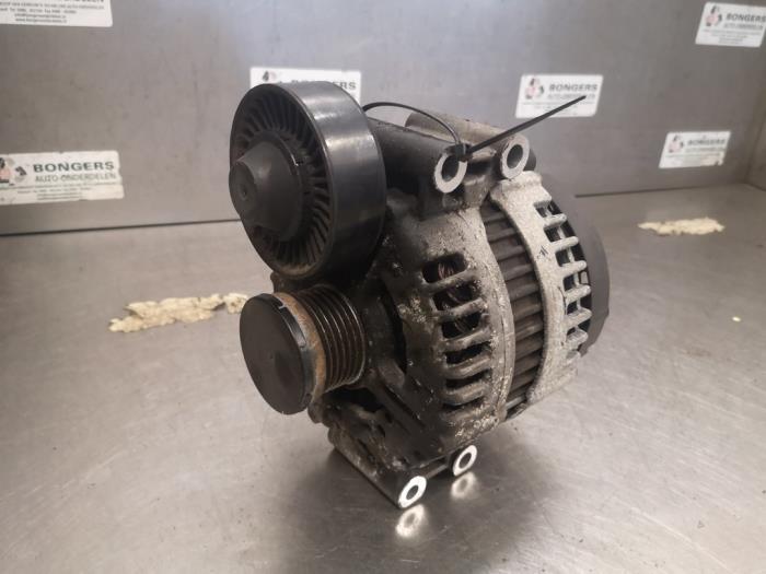 Gebruikte Dynamo BMW 5 serie (E60) 530i 24V Prijs op aanvraag aangeboden door Bongers Auto-Onderdelen Zeeland