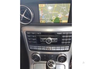 Gebruikte Display Interieur Mercedes SLK (R172) 3.5 350 V6 24V BlueEFFICIENCY Prijs op aanvraag aangeboden door Bongers Auto-Onderdelen Zeeland