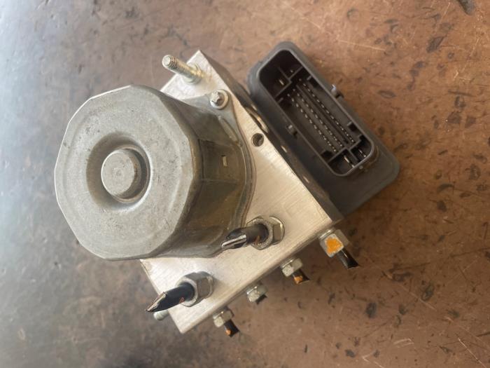 Gebruikte ABS Pomp Nissan Micra (K14) 1.0 12V Prijs op aanvraag aangeboden door Bongers Auto-Onderdelen Zeeland