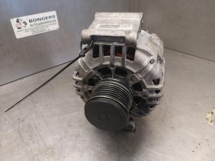 Gebruikte Dynamo Mercedes C (W203) 1.8 C-180K 16V Prijs op aanvraag aangeboden door Bongers Auto-Onderdelen Zeeland
