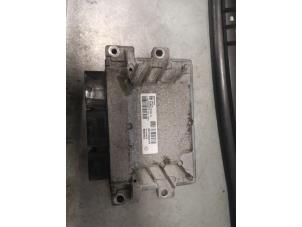 Gebruikte Computer Motormanagement Renault Twingo II (CN) 1.2 16V Prijs op aanvraag aangeboden door Bongers Auto-Onderdelen Zeeland