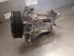 Gebruikte Pomp Airco Dacia Lodgy Prijs op aanvraag aangeboden door Bongers Auto-Onderdelen Zeeland