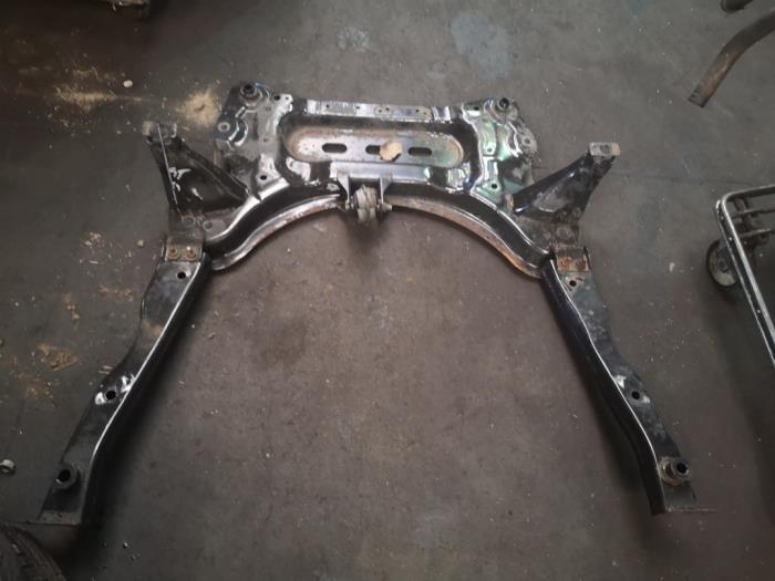 Gebruikte Subframe Nissan Qashqai (J11) 1.2 DIG-T 16V Prijs op aanvraag aangeboden door Bongers Auto-Onderdelen Zeeland