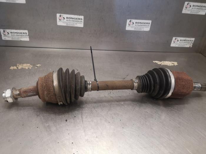 Gebruikte Aandrijfas links-voor Alfa Romeo MiTo (955) 1.6 JTDm 16V Prijs op aanvraag aangeboden door Bongers Auto-Onderdelen Zeeland