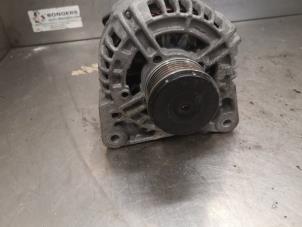 Gebruikte Dynamo Renault Modus/Grand Modus (JP) 1.6 16V Prijs op aanvraag aangeboden door Bongers Auto-Onderdelen Zeeland