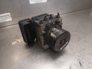 Gebruikte ABS Pomp Volkswagen Transporter T5 1.9 TDi Prijs op aanvraag aangeboden door Bongers Auto-Onderdelen Zeeland