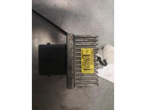 Gebruikte Computer Airco Renault Trafic New (JL) 2.0 dCi 16V 115 Prijs op aanvraag aangeboden door Bongers Auto-Onderdelen Zeeland