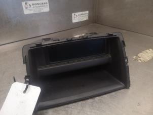 Gebruikte Display Interieur Renault Trafic New (JL) 2.0 dCi 16V 115 Prijs op aanvraag aangeboden door Bongers Auto-Onderdelen Zeeland