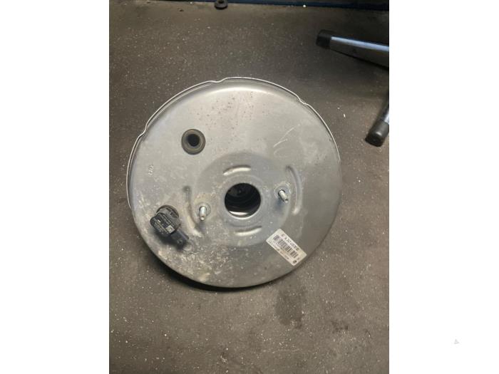 Rembekrachtiger van een Mercedes-Benz A (177.0) 1.3 A-160 Turbo 16V 2021