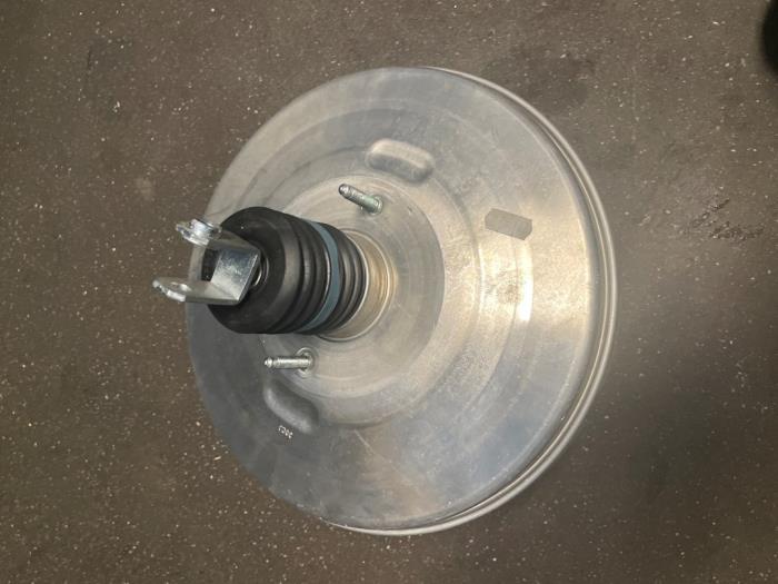 Rembekrachtiger van een Mercedes-Benz A (177.0) 1.3 A-160 Turbo 16V 2021