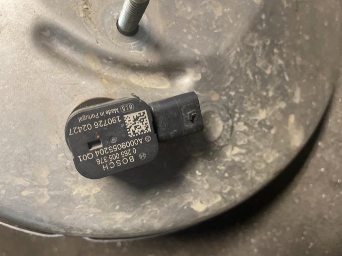 Rembekrachtiger van een Mercedes-Benz A (177.0) 1.3 A-160 Turbo 16V 2021