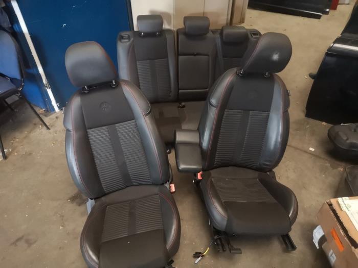 Autostoel Spleet Opbergdoos voor Alfa Romeo Giulietta 145 146 147 155 156 159 164 166 SZ 4C 8C Lederen Stoel Zijvak Interieur Accessoires Om Opening Tussen Stoel En Console Te Vullen,1pc