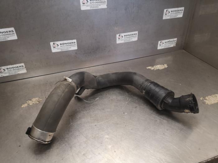 Gebruikte Intercooler Buis Jaguar XE 2.0d 180 16V Prijs op aanvraag aangeboden door Bongers Auto-Onderdelen Zeeland