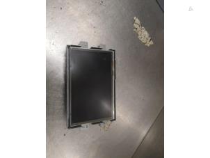 Gebruikte Display Multi Media regelunit Jaguar XE 2.0d 180 16V Prijs op aanvraag aangeboden door Bongers Auto-Onderdelen Zeeland