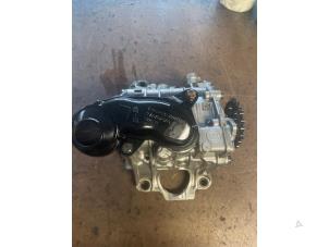 Gebruikte Oliepomp BMW X1 (F48) sDrive 16d 1.5 12V TwinPower Prijs op aanvraag aangeboden door Bongers Auto-Onderdelen Zeeland