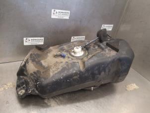 Gebruikte Adblue tank Jaguar XE 2.0d 180 16V Prijs op aanvraag aangeboden door Bongers Auto-Onderdelen Zeeland