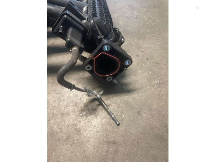 Inlaatspruitstuk van een Honda Insight (ZE2) 1.3 16V VTEC 2010